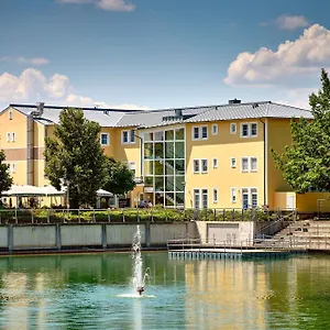 hotel-am-see-neutraubling.com-bavaria.com/